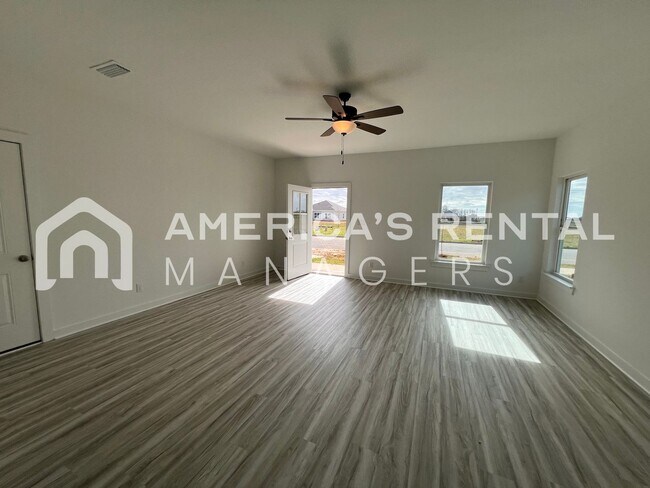 Building Photo - 21521 Tawny Lp
