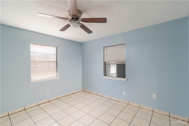 Building Photo - 228 E St John Dr