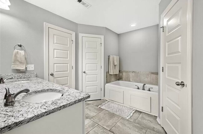 Building Photo - Available June 1st! 3-Bedroom, 2-Bathroom ...