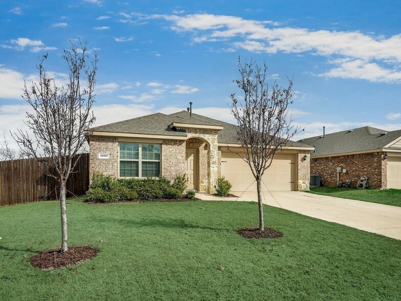 Building Photo - 1407 Pampa Grass Dr