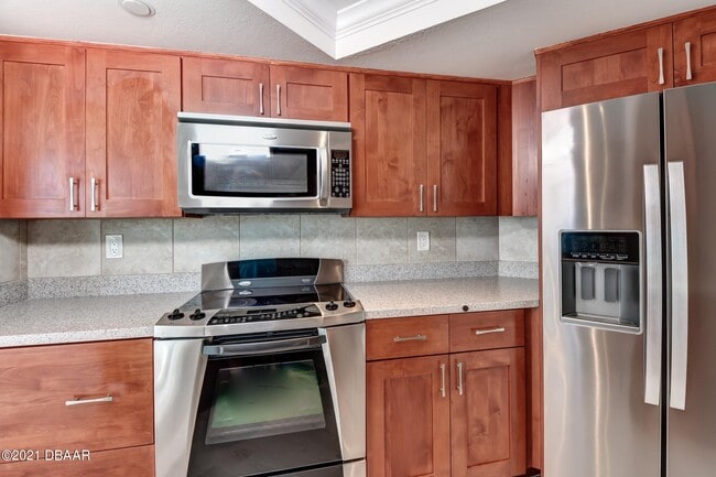 Building Photo - 1 Oceans W Blvd