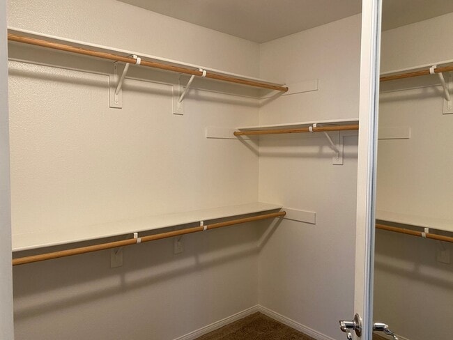 Building Photo - 289 Tiburon Dr