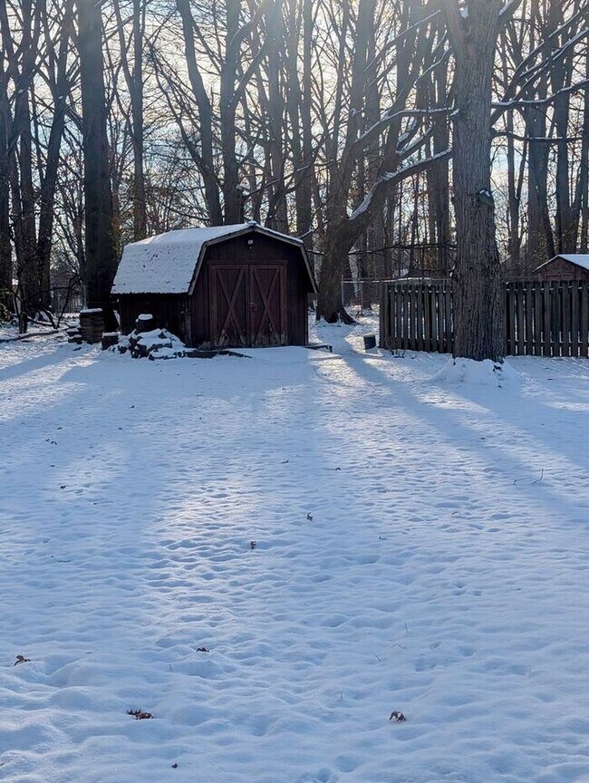 Building Photo - Charming Cape Cod Style Home