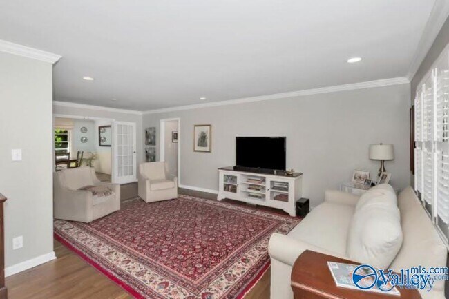 Building Photo - 1302 Cleermont Dr SE