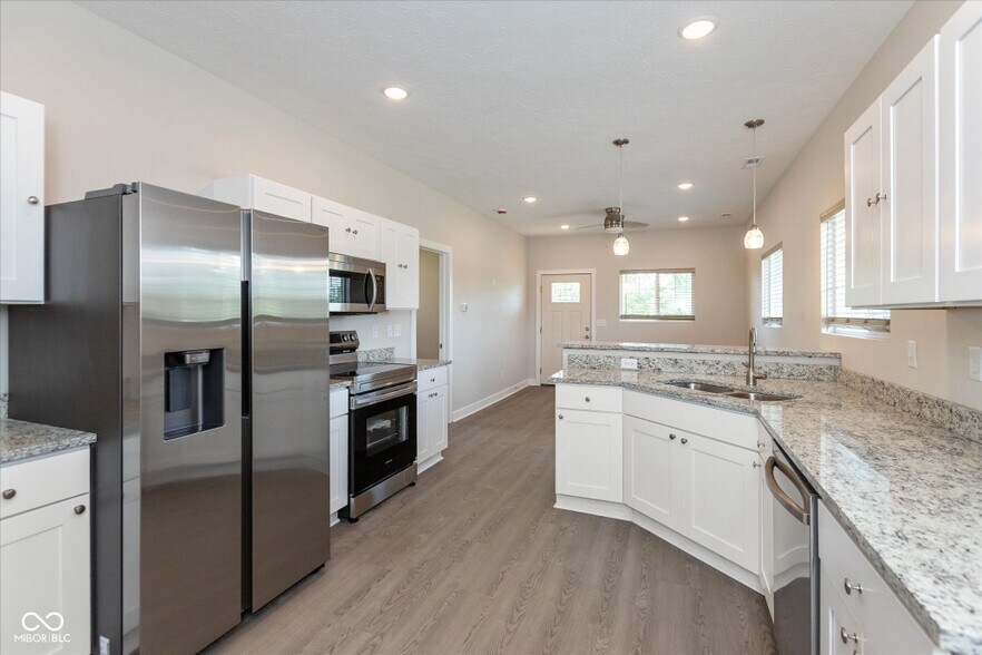 Building Photo - 2145 Columbia Ave