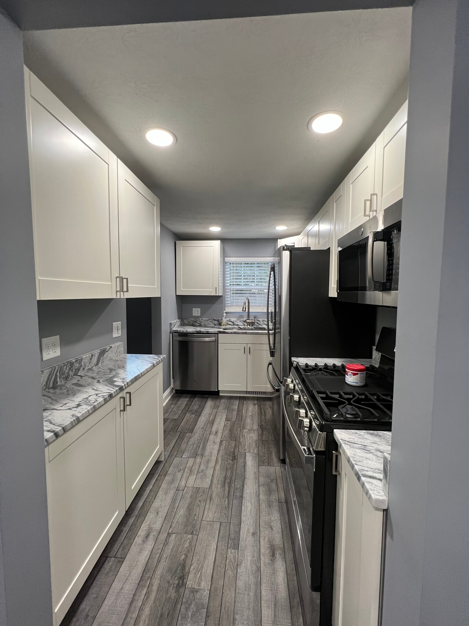 Kitchen - 1157 S Prairie St