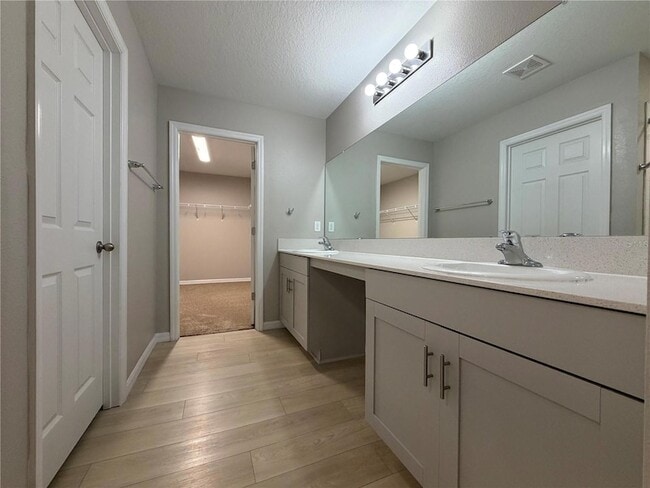 Building Photo - 12668 Tannencrest Dr