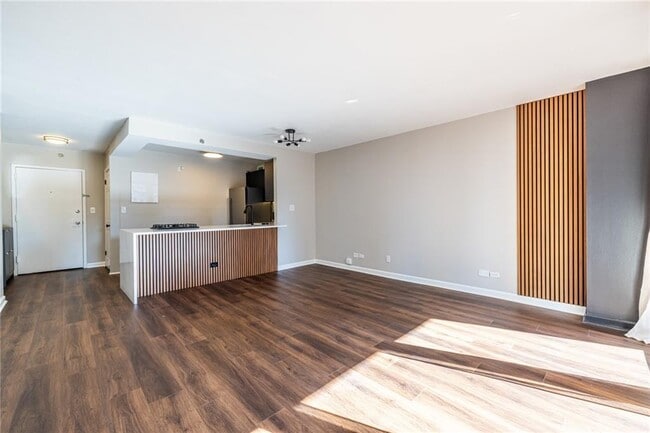 Building Photo - 620 Peachtree St NE