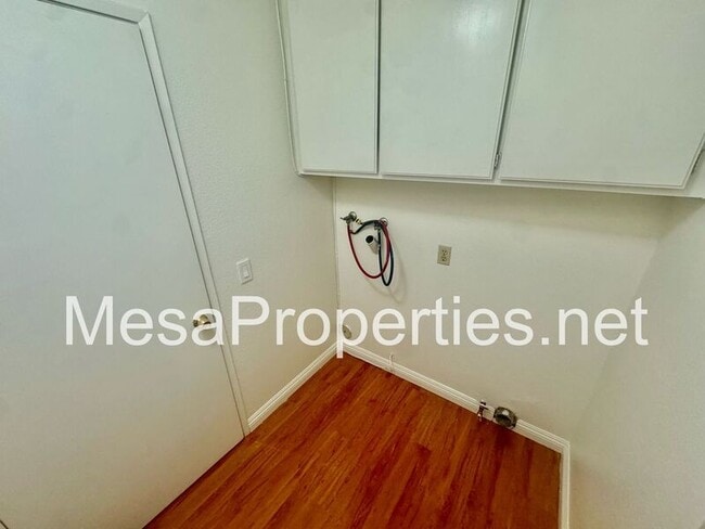 Building Photo - 1423 Willow Tree Ln