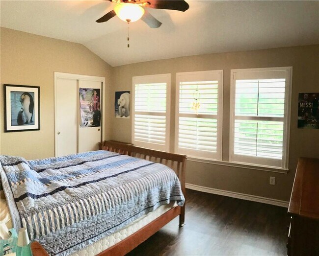 Building Photo - 5910 Blanco River Pass