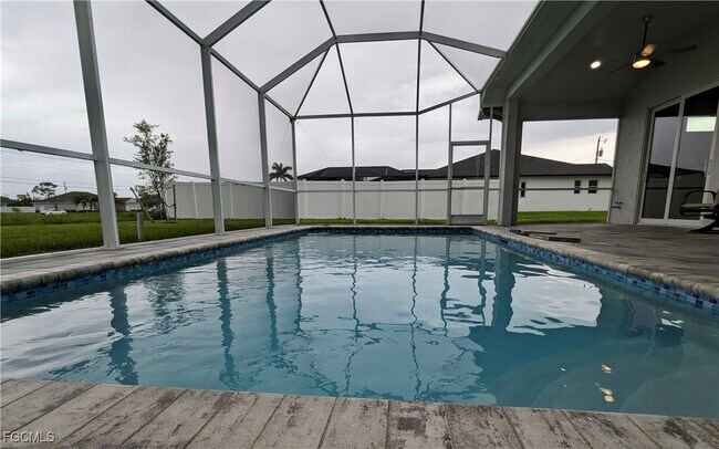 Building Photo - 3027 SW 16th Pl