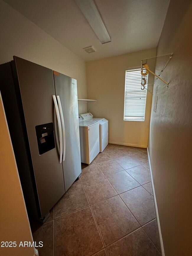 Building Photo - 12534 W Solano Dr