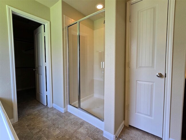 Building Photo - 12525 Canyon Hill Drive