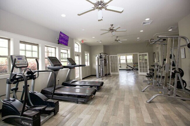 Building Photo - "Spacious 4-Bedroom Home with 2.5 Baths in...