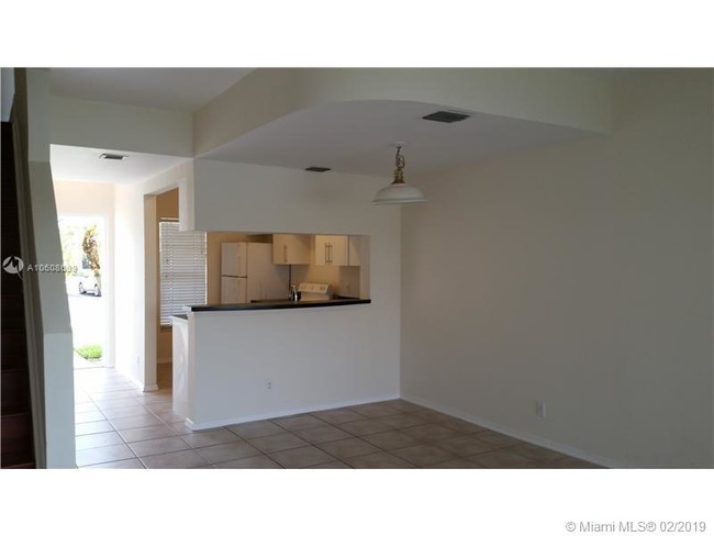 Building Photo - 225 Mallory Ct