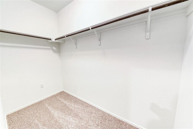 Building Photo - 15401 Summer Ray Dr