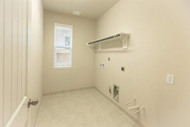 Building Photo - 3530 Lake Bella Megan Dr
