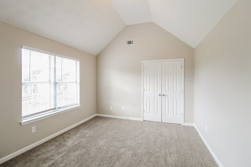 Building Photo - 25 Carrington Cir