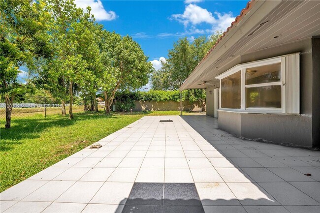 Building Photo - 15241 SW 150th St