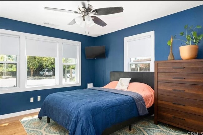 Building Photo - Charming 3-Bedroom Downtown Home with Back...