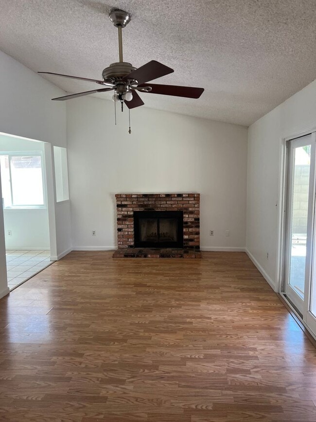 Building Photo - South Central Bakersfield House