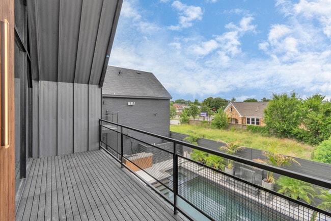 Building Photo - 2703 Blodgett St