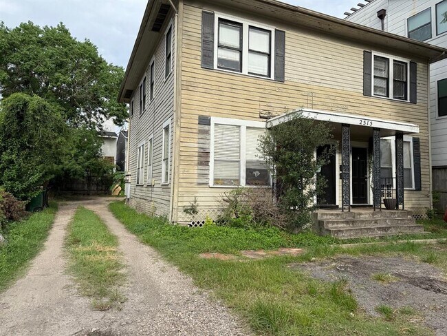 Primary Photo - 2515 Taft St