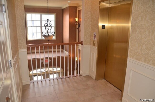 Building Photo - 105 Canter Ct