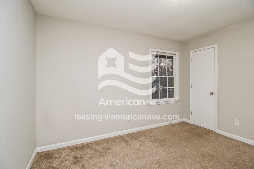 Building Photo - 10235 Waterford Rd NE