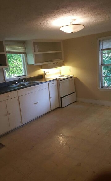 Spacious, sunny kitchen. - 109 1/2 Tuggle Street
