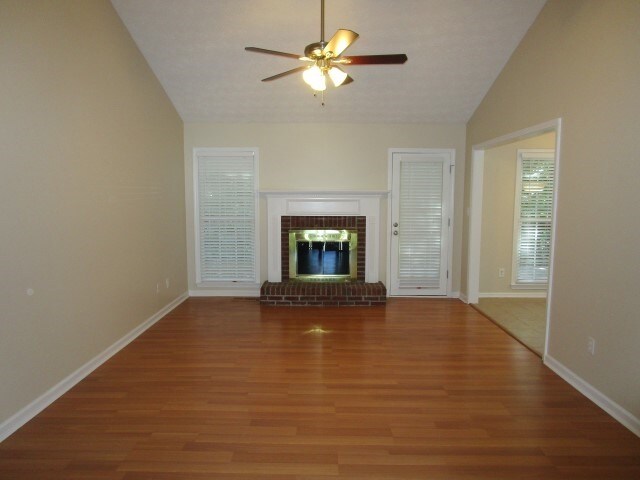 Building Photo - 73 Maplelake Ct