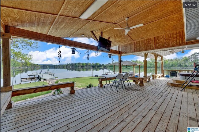 Building Photo - 146 Shore Dr