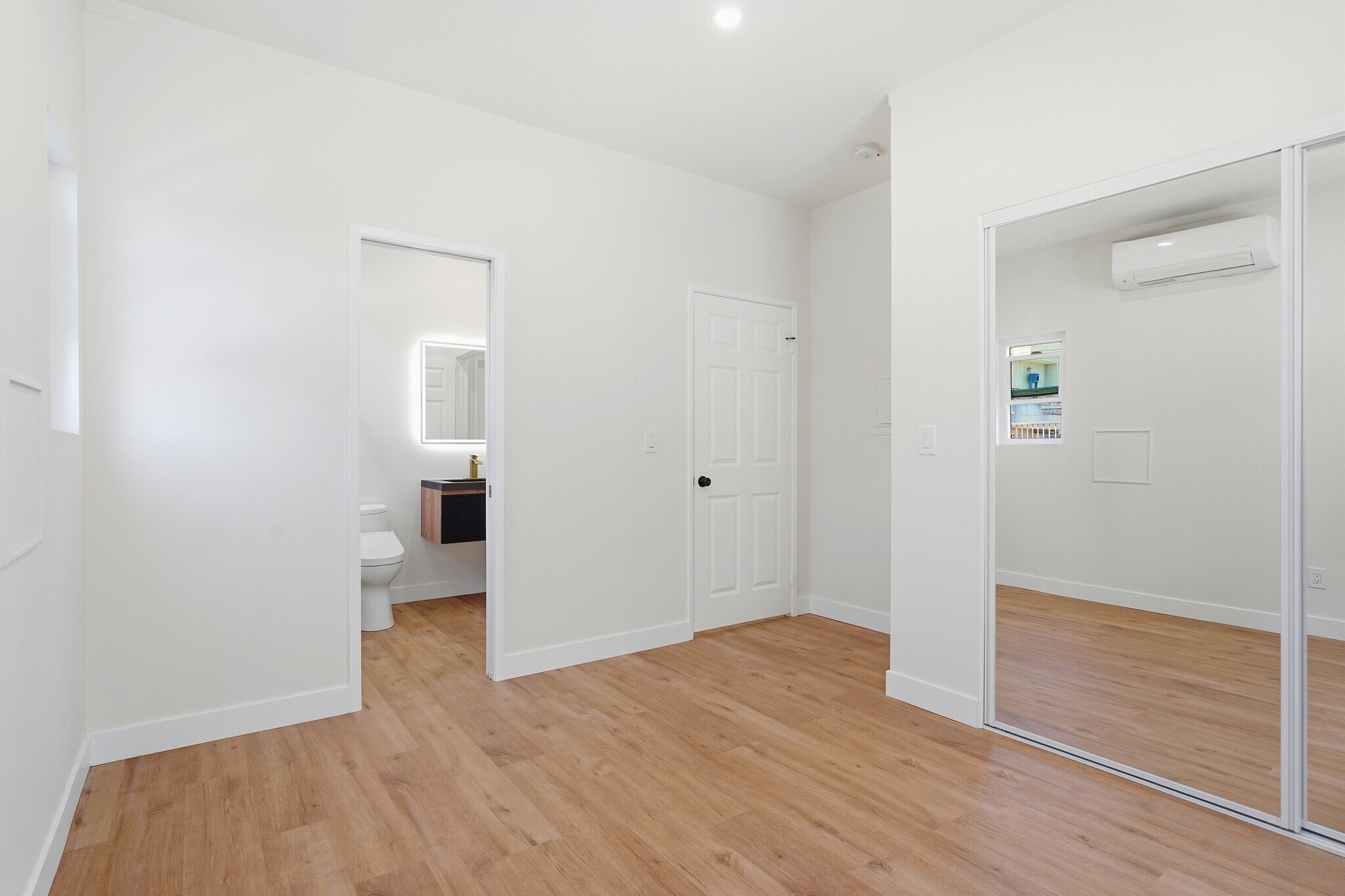 Building Photo - 1943 19th St