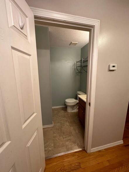 Master bath - 569 Smithfield Rd