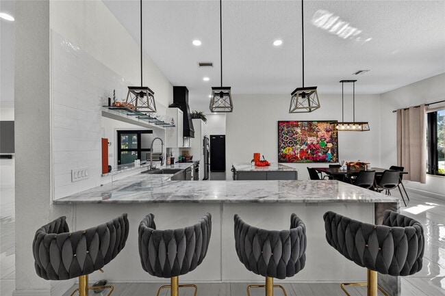 Building Photo - 2211 St