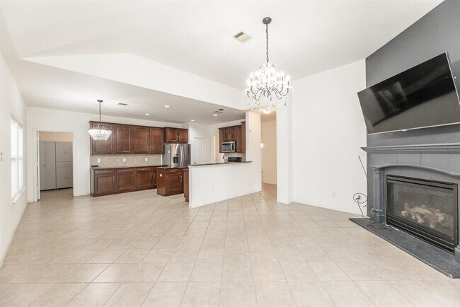 Building Photo - 25951 Ravenside Dr