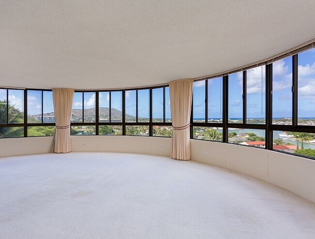Building Photo - 2 Bedroom Corner Unit with 2 Side-by-Side Covered Parking Stalls in Hawaii Kai