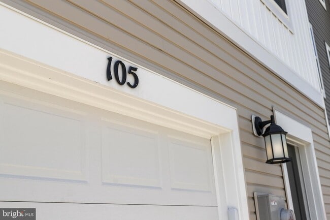 Building Photo - 105 Milburn Dr