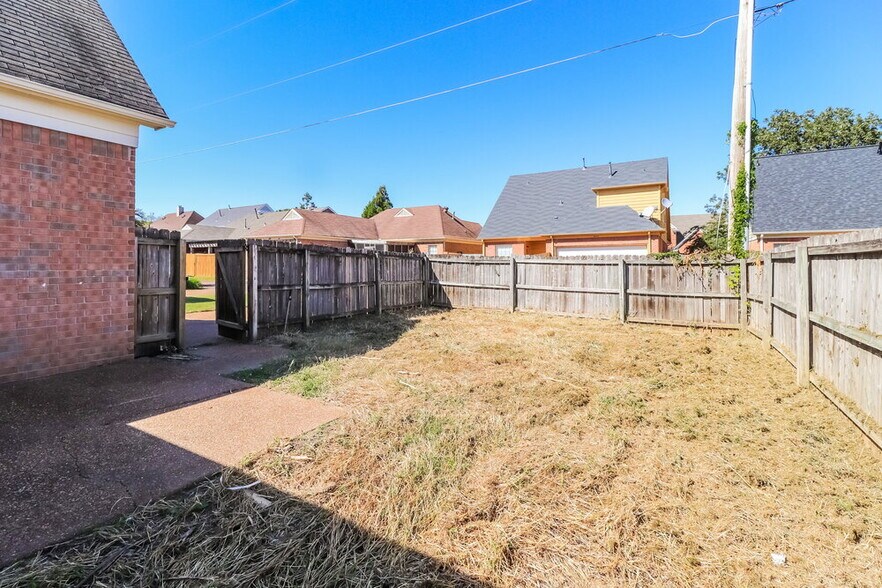 Building Photo - 8692 Overcup Oaks Dr