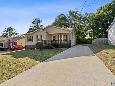 Building Photo - Coming soon!!! "Delightful 3-Bed Retreat in Huntsville with Spacious Living - 1101 Sq Ft!"