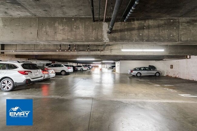 Building Photo - Condo for Rent in Culver City 2 Bed 2 Bath...