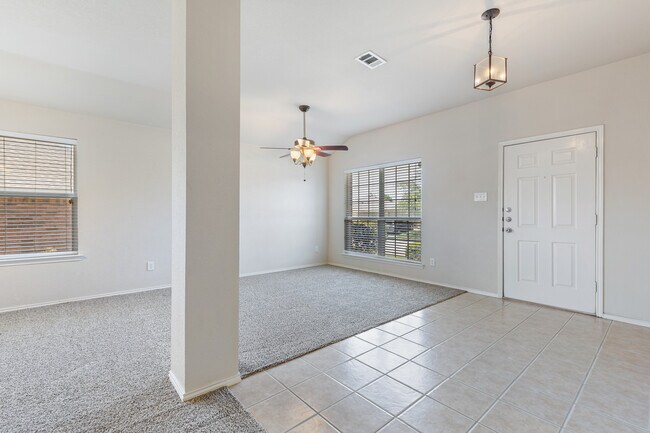 Building Photo - 2281 Fieldcrest Dr