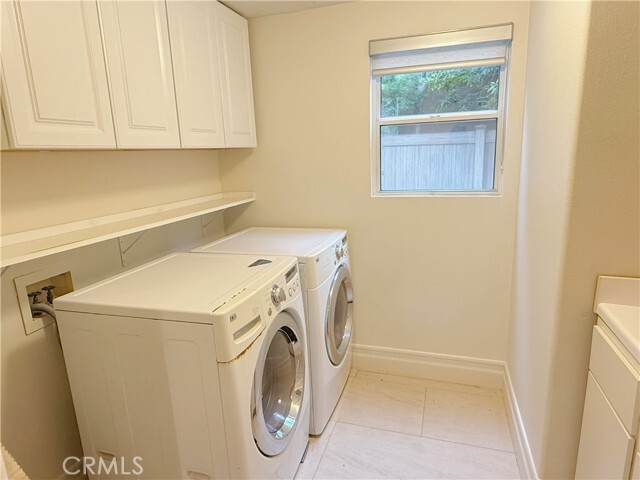 Building Photo - 5 Roadrunner Ct