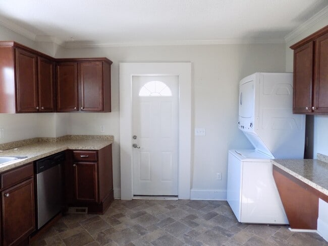 Building Photo - Short term lease in Olympia