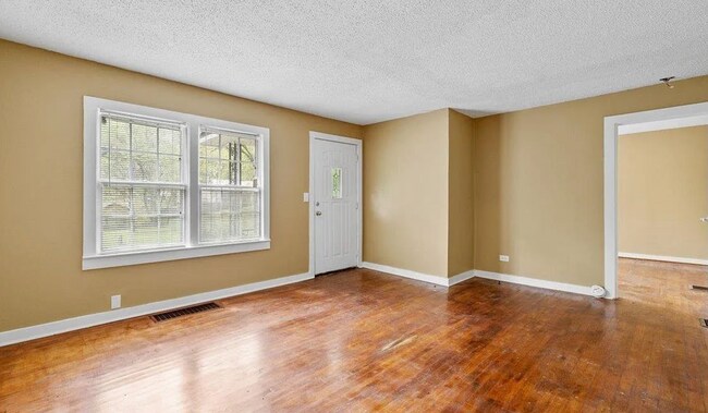 Building Photo - 304 23rd Ave NE