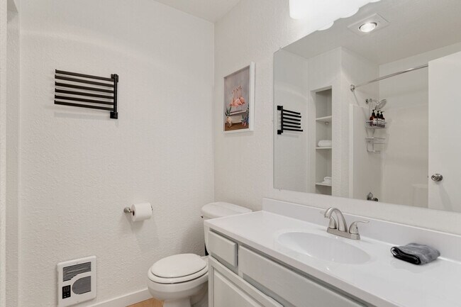 Building Photo - 5924 18th Ave SW