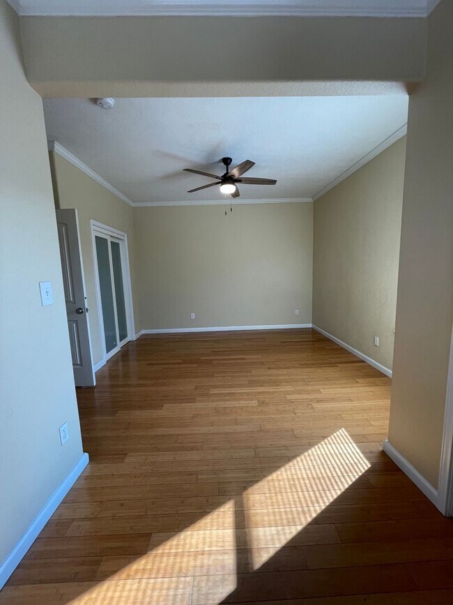 Building Photo - 7bed/6.5bath + 3 car garage and carport