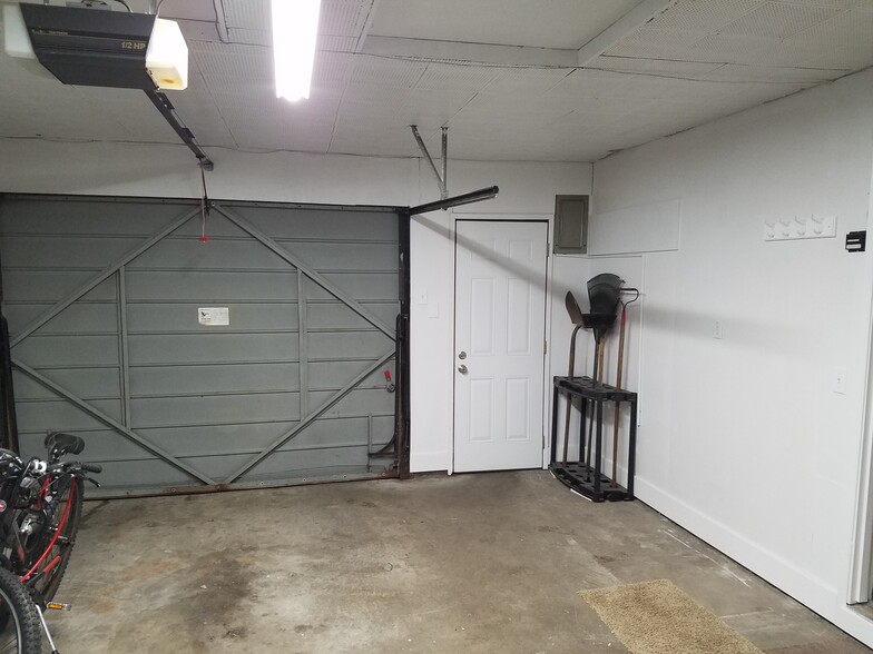 Building Photo - 2393 Loerland Ln