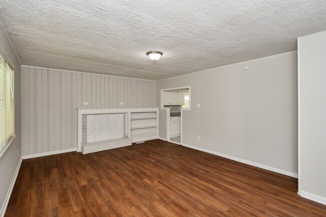 Building Photo - Exciting Opportunity! Charming 3 Bedroom Home in a Prime Location!