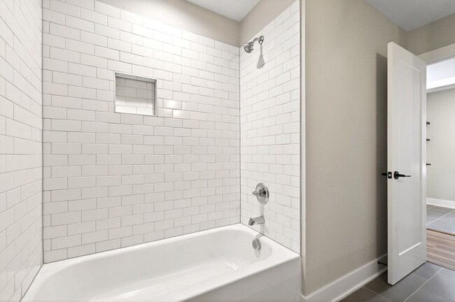 Building Photo - Modern 3BR Townhome in Millbank Village!